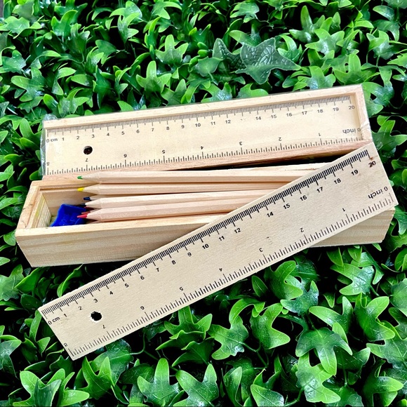 12 Wooden color pencils with wooden storage box. Box is a ruler that detaches. - Picture 4 of 5